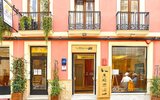 La Milagrosa Hotel and Apartments