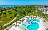 Pareus Beach Resort