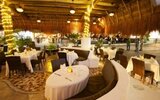 Tukan Hotel & Beach Club / Moongate