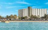 Radisson Blu Hotel & Resort Abu Dhabi Corniche