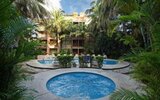 Tukan Hotel & Beach Club / Moongate