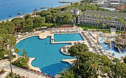 Hotel Dobedan World Palace