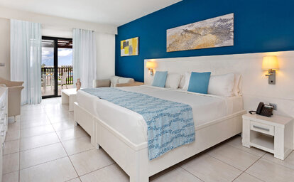 Hotel Meliá Laguna Beach Resort