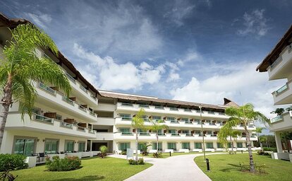 BlueBay Grand Esmeralda