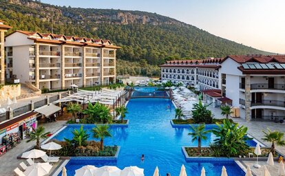 Hotel Ramada by Wyndham Akbuk