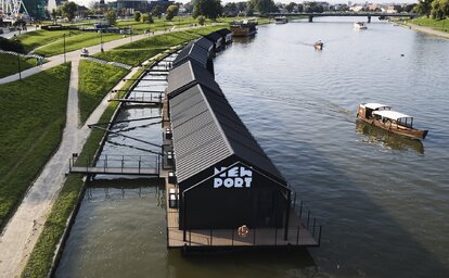 New Port Hotel