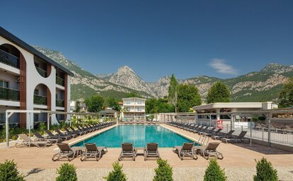 Hotel Monk Resort