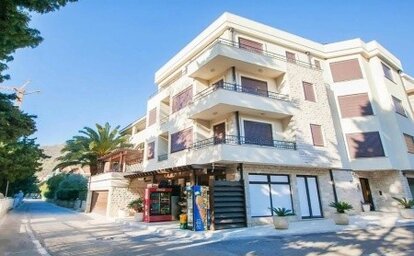 Apartments Azur