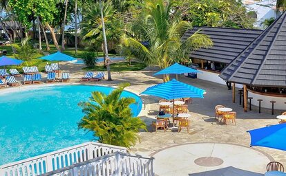 Travellers Beach Hotel & Club