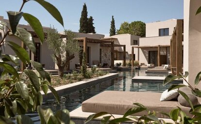 Pierros Verde Private Suites