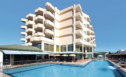 Tasia Maris Sands Hotel