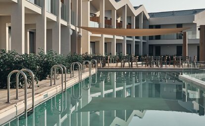 Aqua Bay Suites