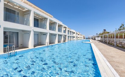 St. Constantin Beach Hotel & SPA Resort