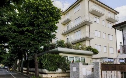 Sylvia (Lido Di Camaiore)