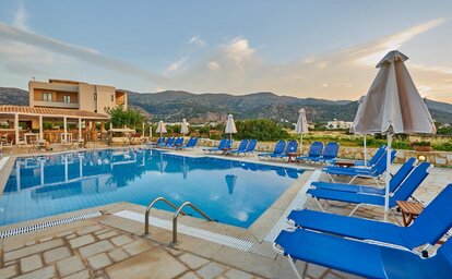 Golden Bay Apartments – Garden Haven