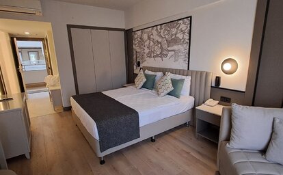 Side Breeze Hotel