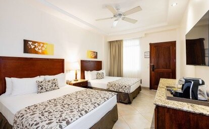 Tamarindo Diria Beach Resort