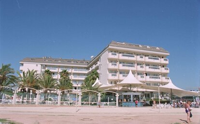 Caprici Beach Hotel & Spa