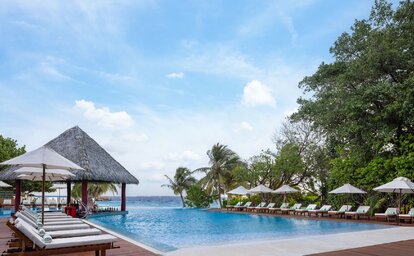 Adaaran Select Meedhupparu Island Resort