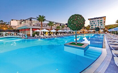 Hotel White City Resort