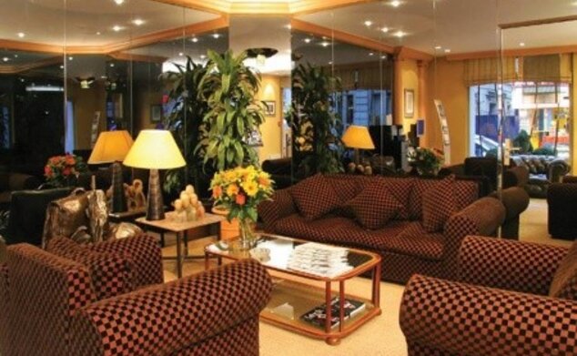 Moulin Plaza Hotel