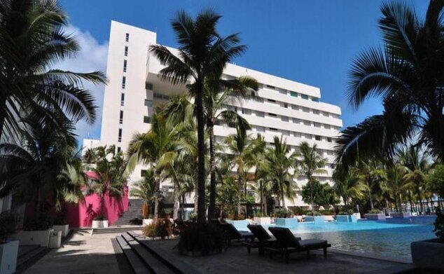 Grand Oasis Palm