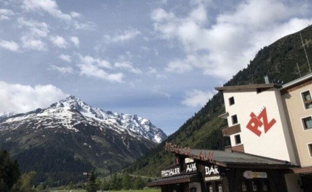 Piz Hotel