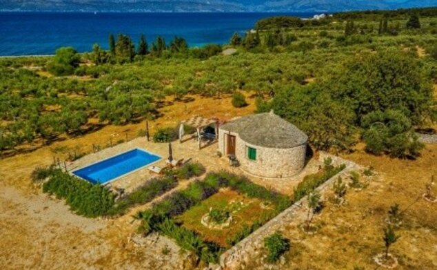 Studia Magical Island Home Mary