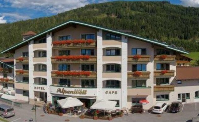Hotel Alpenwelt