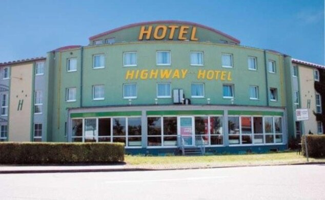 Highway Hotel