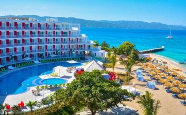 Hotel Royal Decameron Cornwall Beach