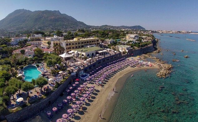 Hotel Tritone