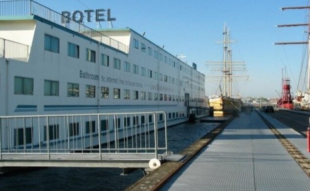 Amstel Botel