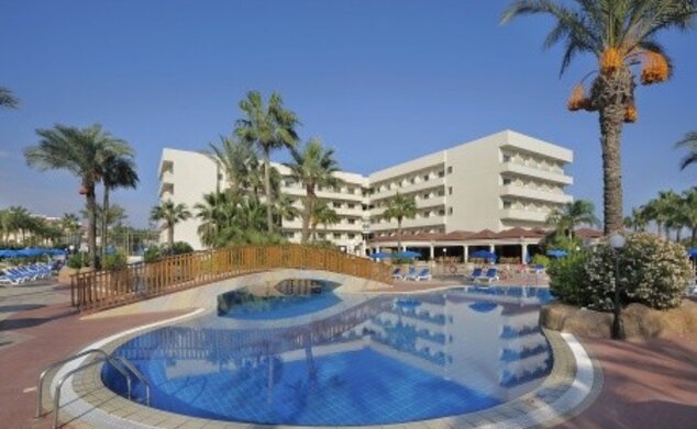 Nissiana Hotel & Bungalows