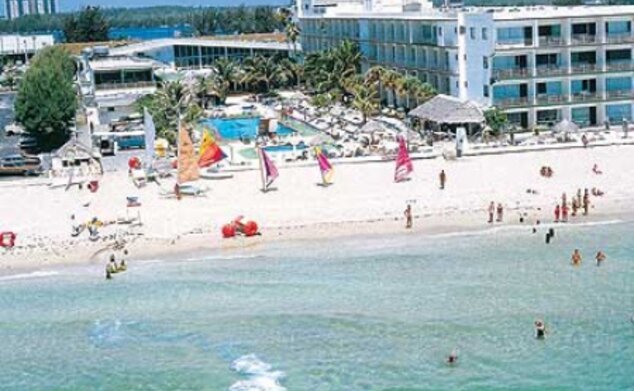 Days Hotel - Thunderbird Beach Resort