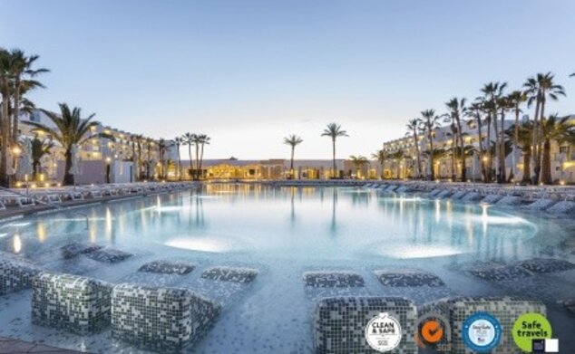 Grand Palladium White Island