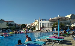 Hotelový bazén