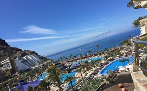 Pohled z hotelu na moře