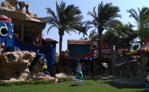 ZAHRADA HOTELU s dětským zábavním parkem