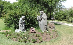 Sicílie _ Sirakusa - svatá rodina u Santuario Della Madonnina delle Lacrime