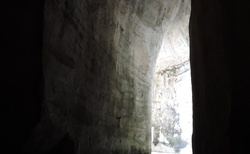 Sicílie _ Sirakusa - Parco archeologico della Neapoli - Orecchio di Dionisio