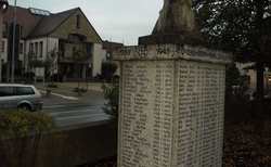 47 Hirschaid-pomník padlým německým vojákům za 2.světové války