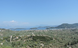Zátoka Nidri panoramata od Lefkasovy kešky