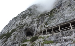 Ledová jeskyně Eisriesenwelt - cesta k jeskyni