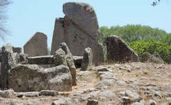 Arzachena - Parco Archeologico - Tomba dei Giganti di Li Lolghi