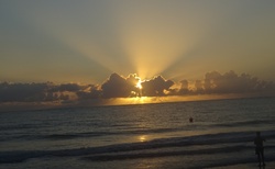 svítaní slunce nad Karibikem