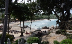Pohled od lexusního resortu Panviman na severovýchdě odtrova - pláž Pan Noi