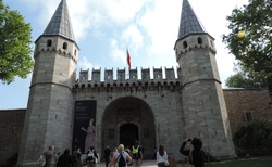 Istanbul - vstup do Topkapi