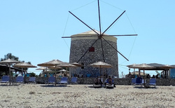 Orlof Mill Café na pláži Ag. Ioannis