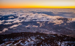 Východ slunce ze sopky Pico de Teide, nejvyšší hory Španělska